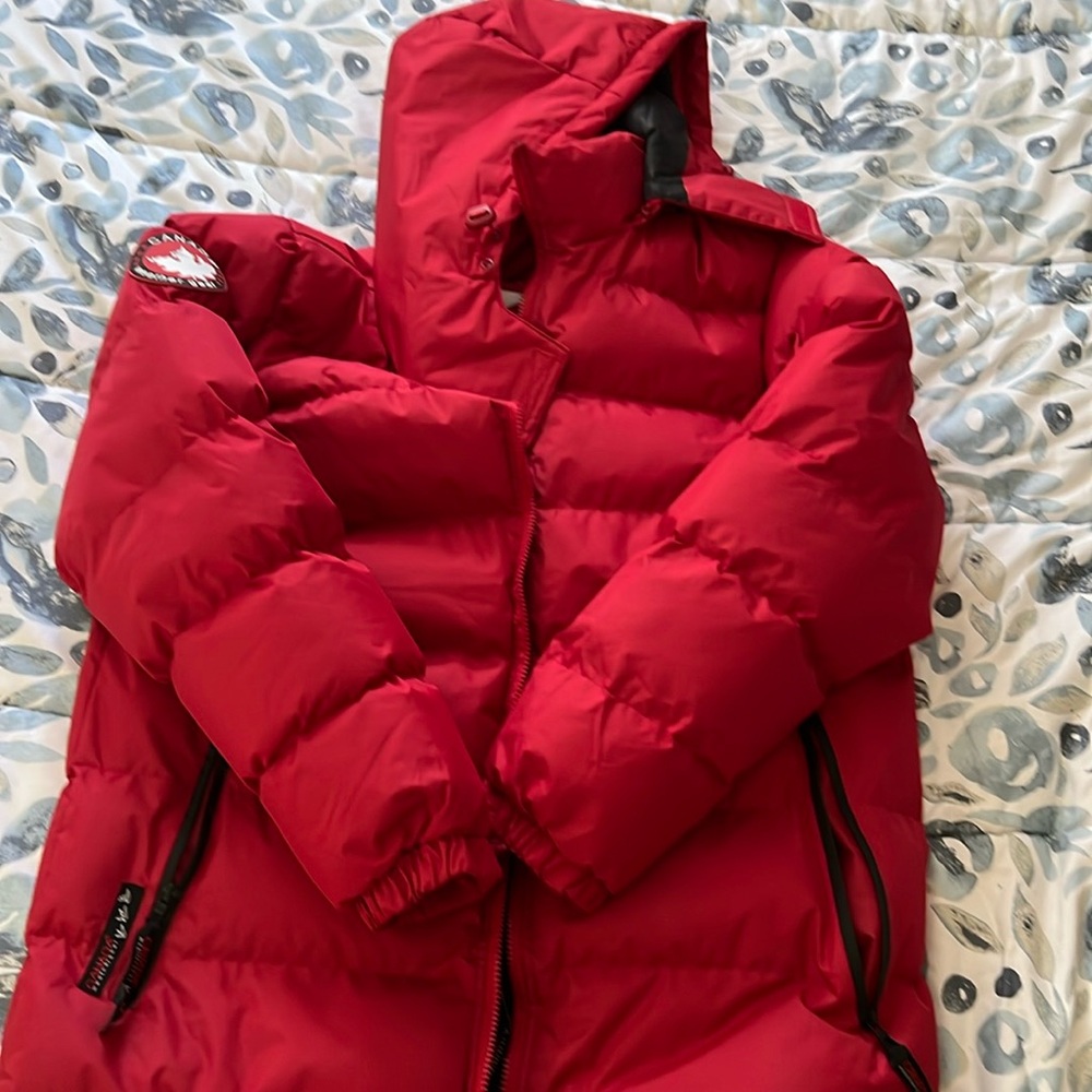 Canada Weather Gear winter puffer jacket